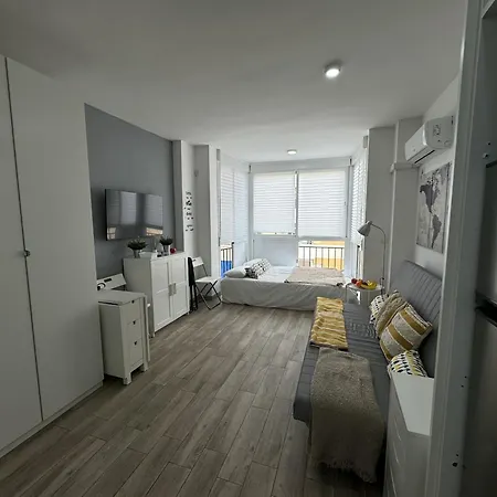 Downtown 24 By Homing * Торремолинос